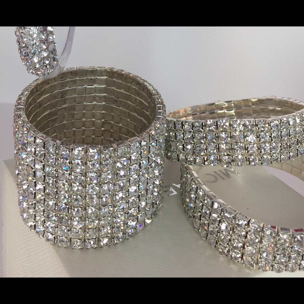 Crystal hoop earrings and three matching bracelets - Picture 2 of 5